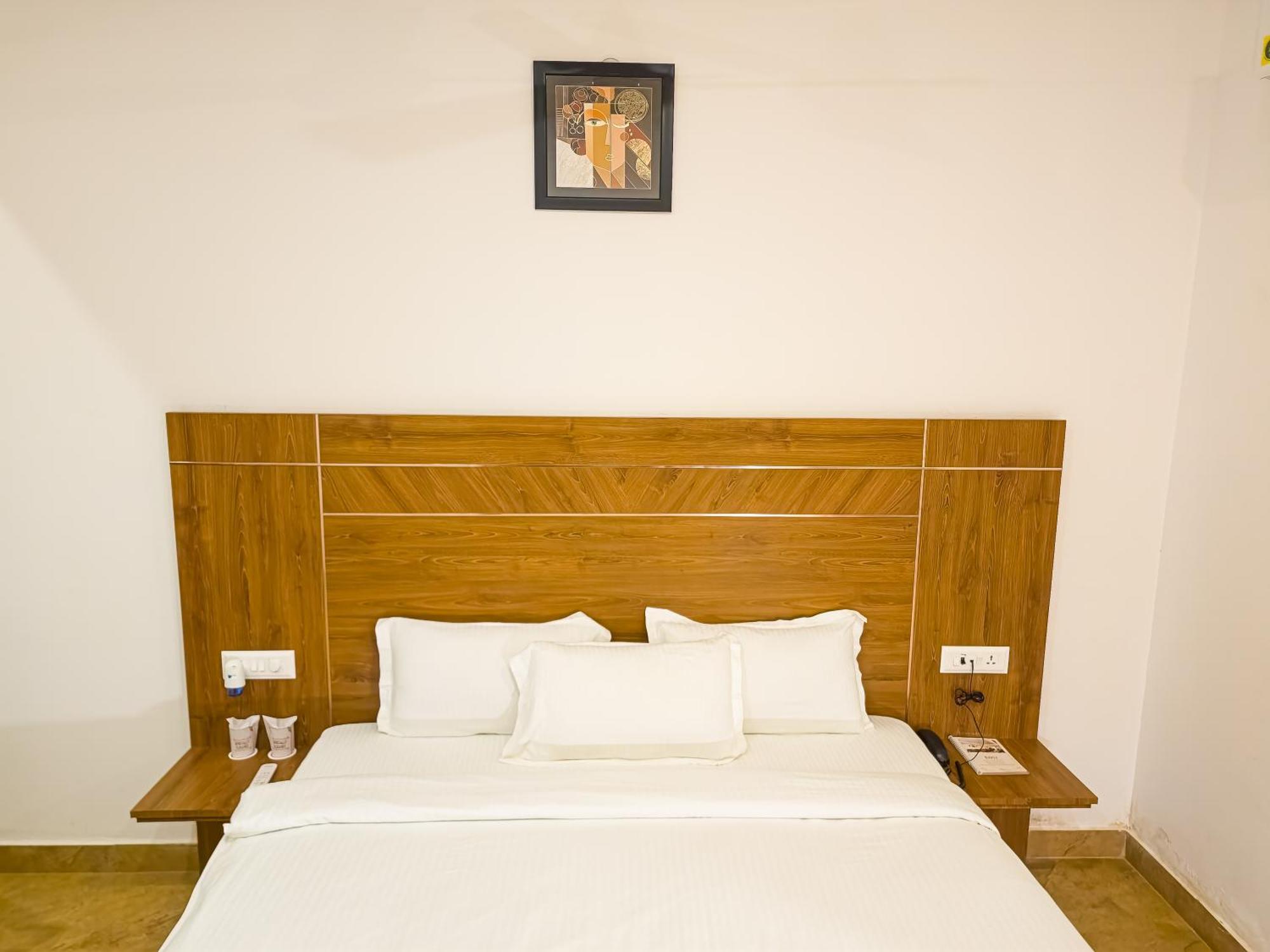 Amritara Ramila Kutir Hotel Ayodhya Екстериор снимка