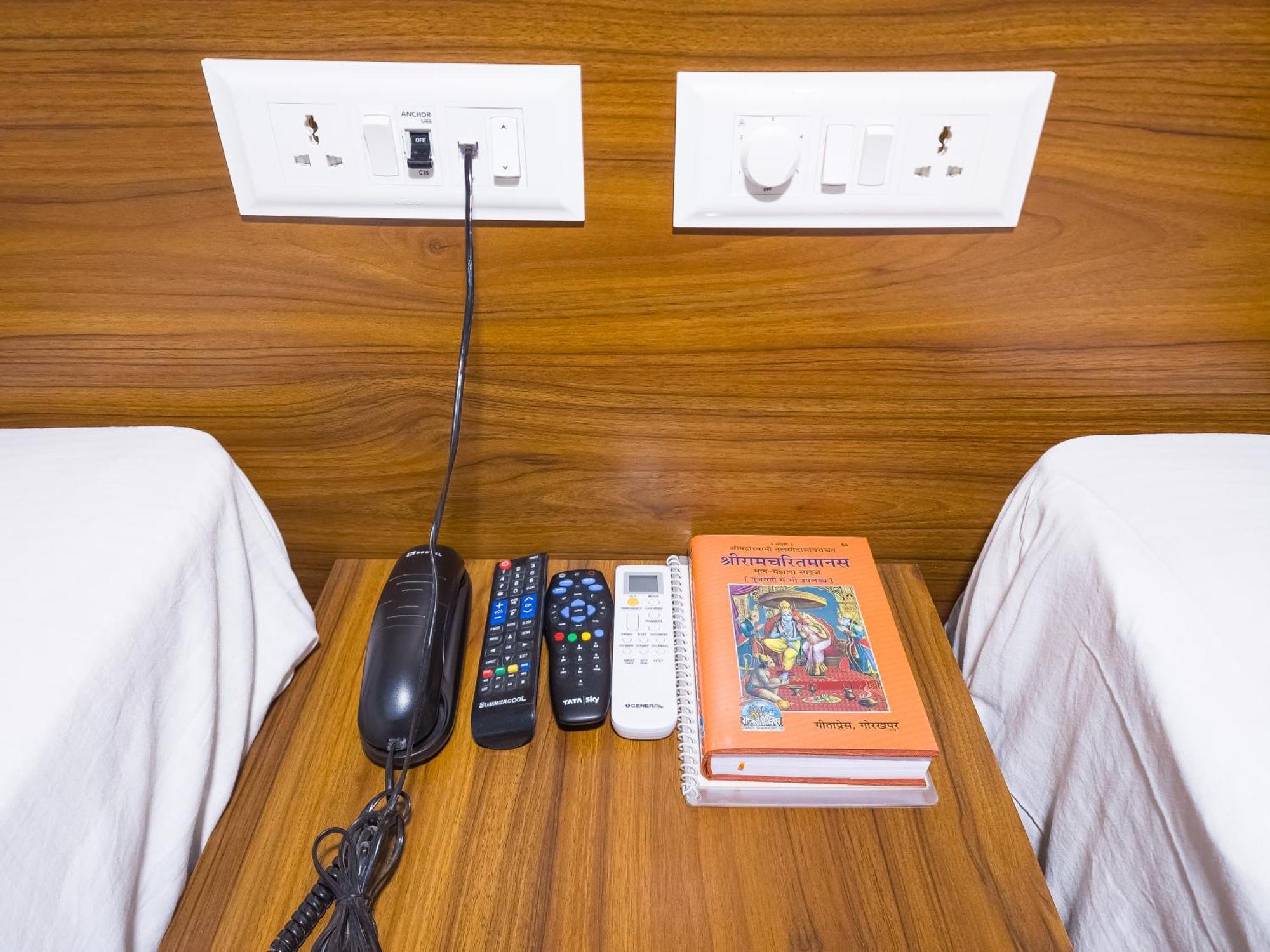 Amritara Ramila Kutir Hotel Ayodhya Екстериор снимка