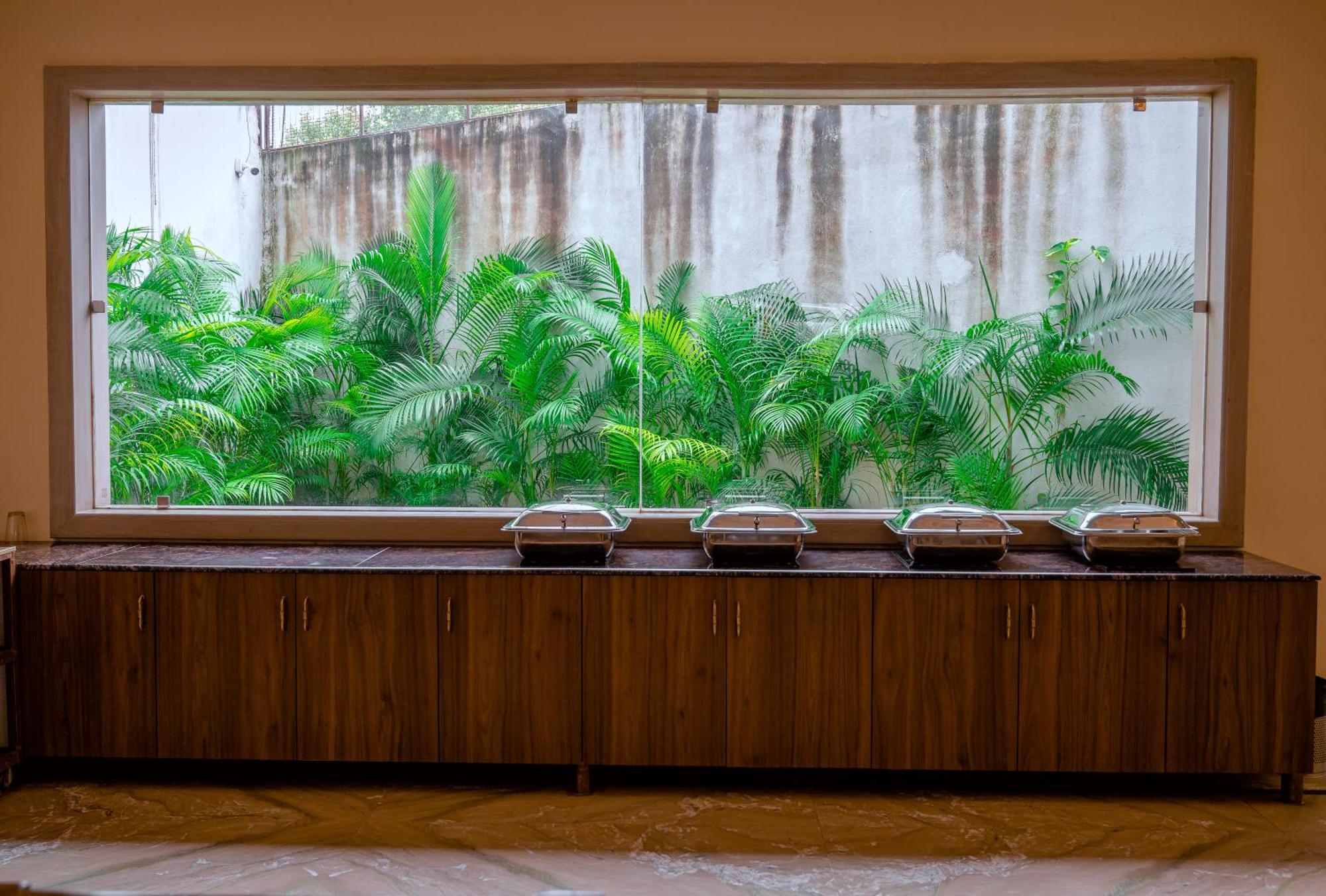 Amritara Ramila Kutir Hotel Ayodhya Екстериор снимка